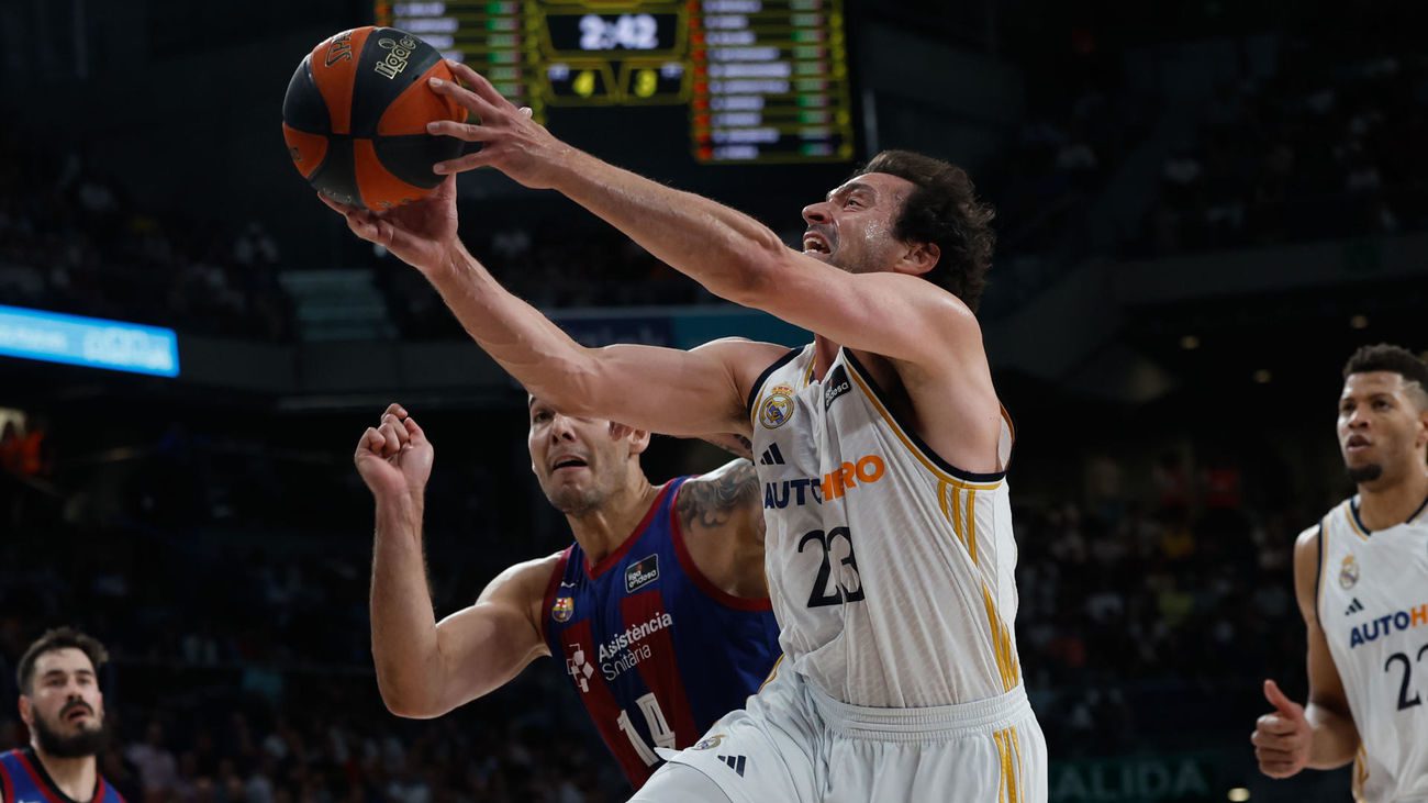 El Real Madrid encarrila las semis ante un Barça más exigente (104-98)