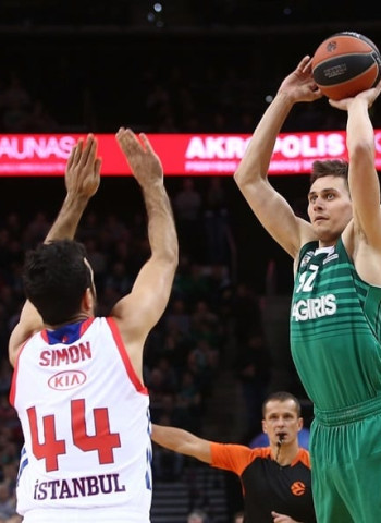 Edgaras Ulanovas, MVP de la jornada 9 de la EuroLiga