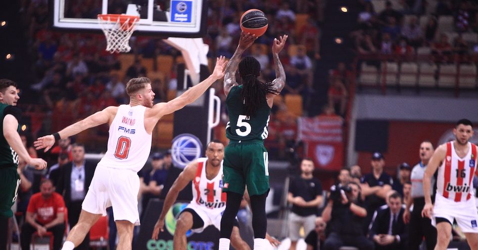 El Olympiacos vuelve a adelantarse en la final griega