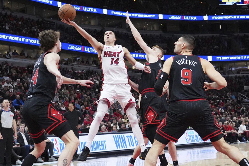 Tyler Herro se lleva por delante a los Bulls, 109-90