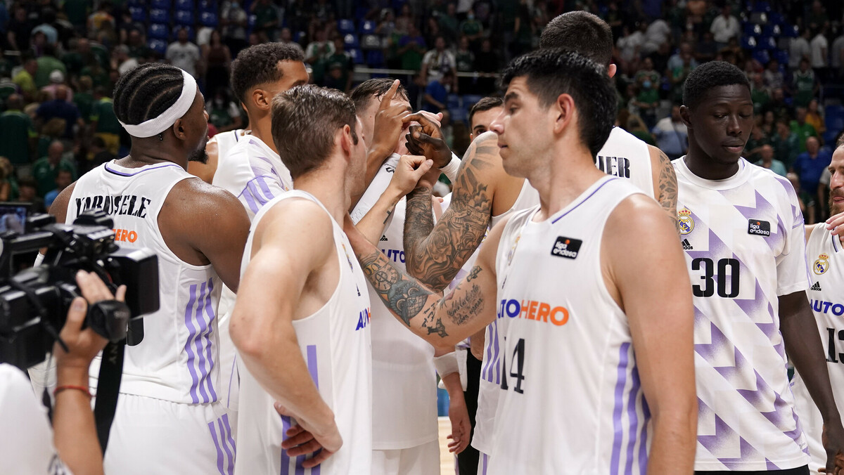 El Real Madrid sobrevive a la rebelión final del Unicaja (71-76)