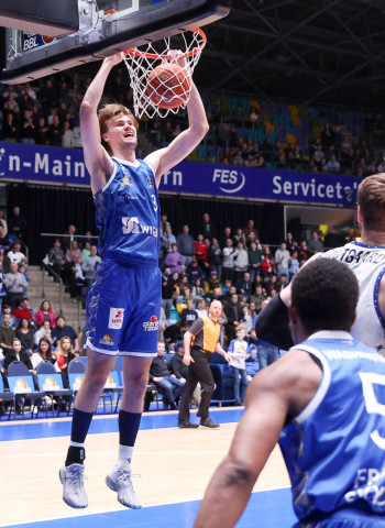 Matt Haarms, cerca del Zunder Palencia