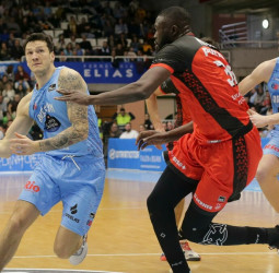 El Río Breogán se regala un triunfo para el recuerdo (99-67)
