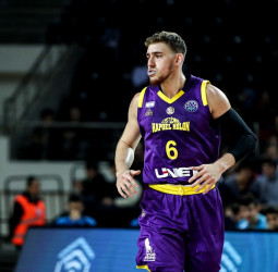 TJ Cline, cerca del Maccabi