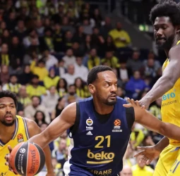 Fenerbahce consigue su 3º victoria consecutiva bajo la batuta de Jasikevicius, 82-91