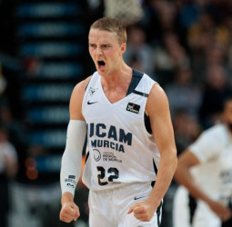 UCAM Murcia mantiene vivo el sueño del play off, 80-83
