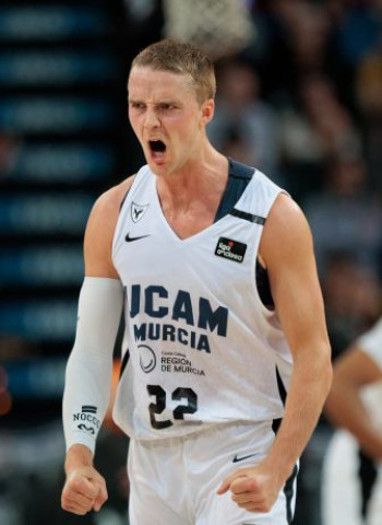 UCAM Murcia mantiene vivo el sueño del play off, 80-83