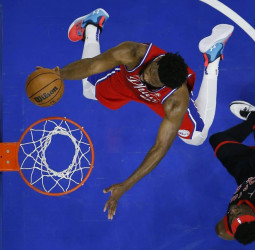 [2-0] Los Sixers mantienen su rodillo ante los Raptors (97-112)