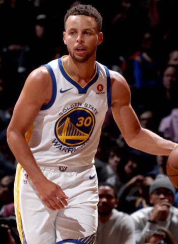 Curry vuelve a lesionarse en su tobillo derecho