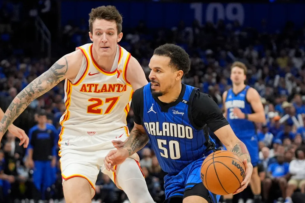 Cole Anthony lidera a los Magic hasta la 7º plaza del Este, 95-120