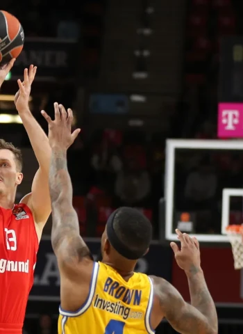 El Bayern frena a Brown y al Maccabi para ganar en casa (98-89)
