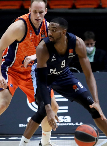 El Valencia Basket se atasca en La Fonteta (72-85)