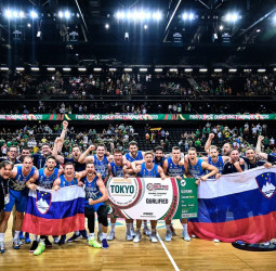 Doncic ofrece un triple-doble épico mientras Eslovenia se coloca en los históricos Juegos Olímpicos