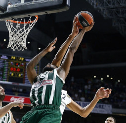 El Panathinaikos protesta de manera oficial por el arbitraje recibido ante el Real Madrid
