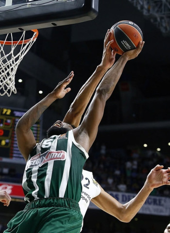 El Panathinaikos protesta de manera oficial por el arbitraje recibido ante el Real Madrid