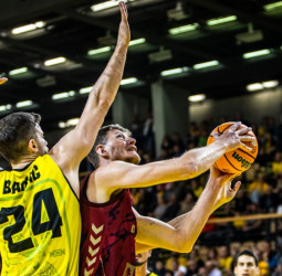 La reacción final del UCAM Murcia se queda sin premio (104-94)
