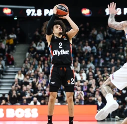 TJ Shorts y París lo vuelven a hacer contra Efes, 88-84