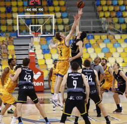 El Iberostar Tenerife se lleva el derbi (87-108)