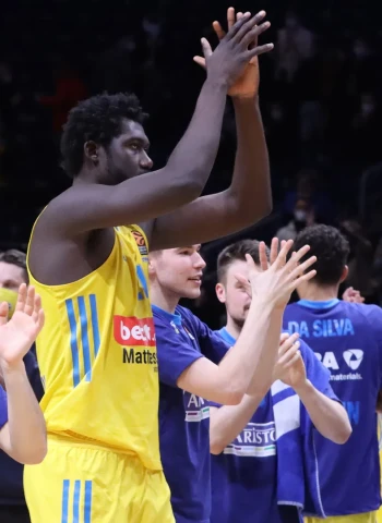 Lo lidera al ALBA sobre el Zenit (76-67)
