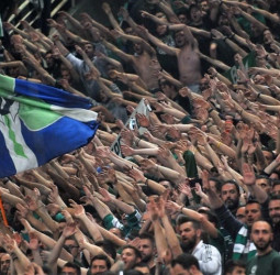 El Panathinaikos castigado, sin prima y de vuelta en autobus a Atenas