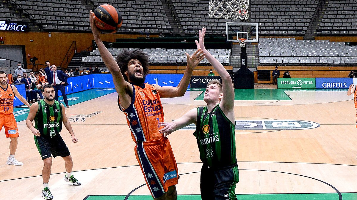 Valencia Basket gana sin despeinarse en Badalona (80-91)