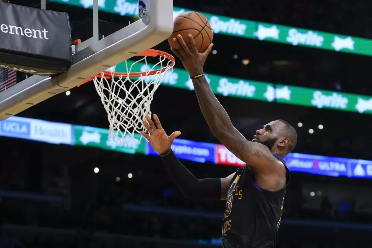 Los Lakers ganan a pesar del partidazo de Santi Aldama