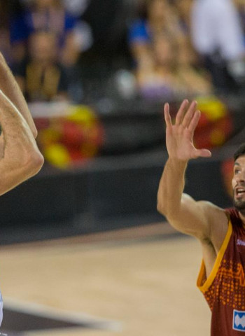 El segundo duelo oficial contra los macedonios