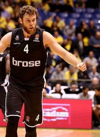 El Fenerbahce negocia con Nicolo Melli