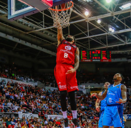 DJ Seeley y Jason Thompson han regresado a Estados Unidos