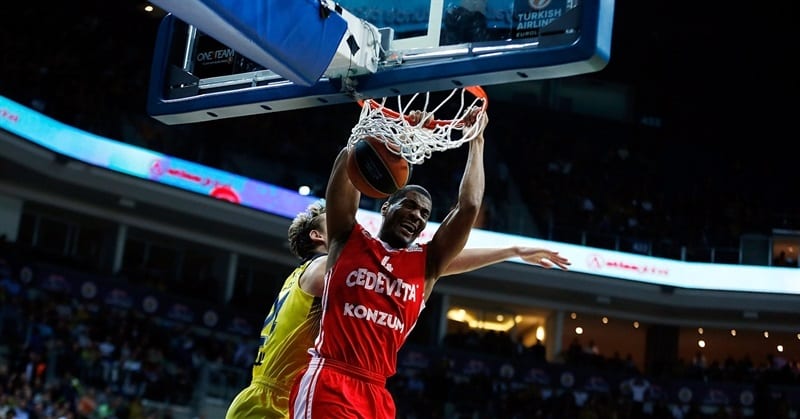 James White ficha por el Petrochimi iraní
