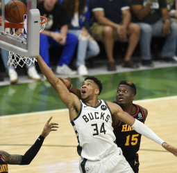 Los Bucks reaccionan con furia (125-91) [1-1]