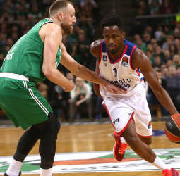 El Anadolu Efes tiene que esforzarse al máximo para superar al Zalgiris Kaunas (68-74)