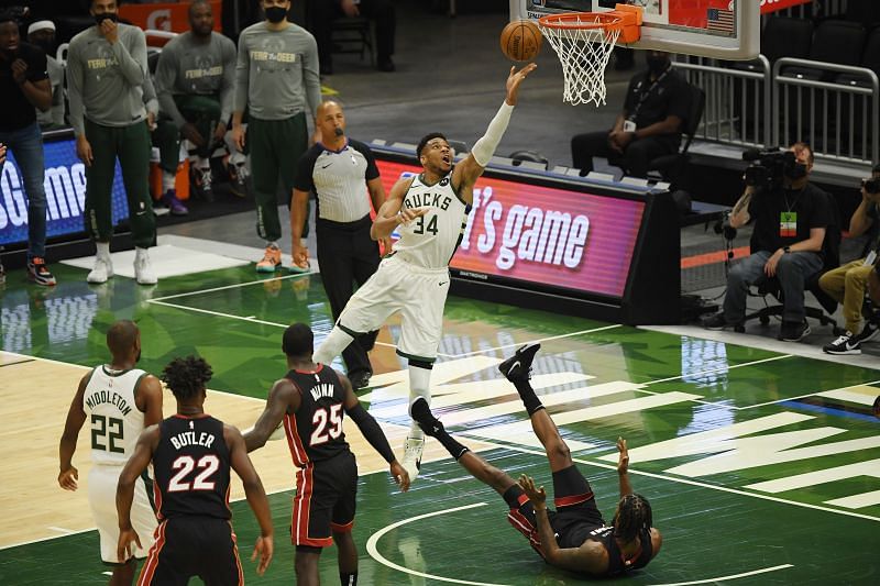 Los Bucks destrozan a los Heat (132-98) [2-0]