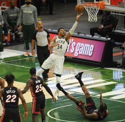 Los Bucks destrozan a los Heat (132-98) [2-0]