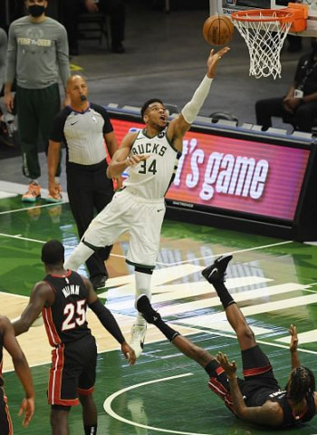 Los Bucks destrozan a los Heat (132-98) [2-0]
