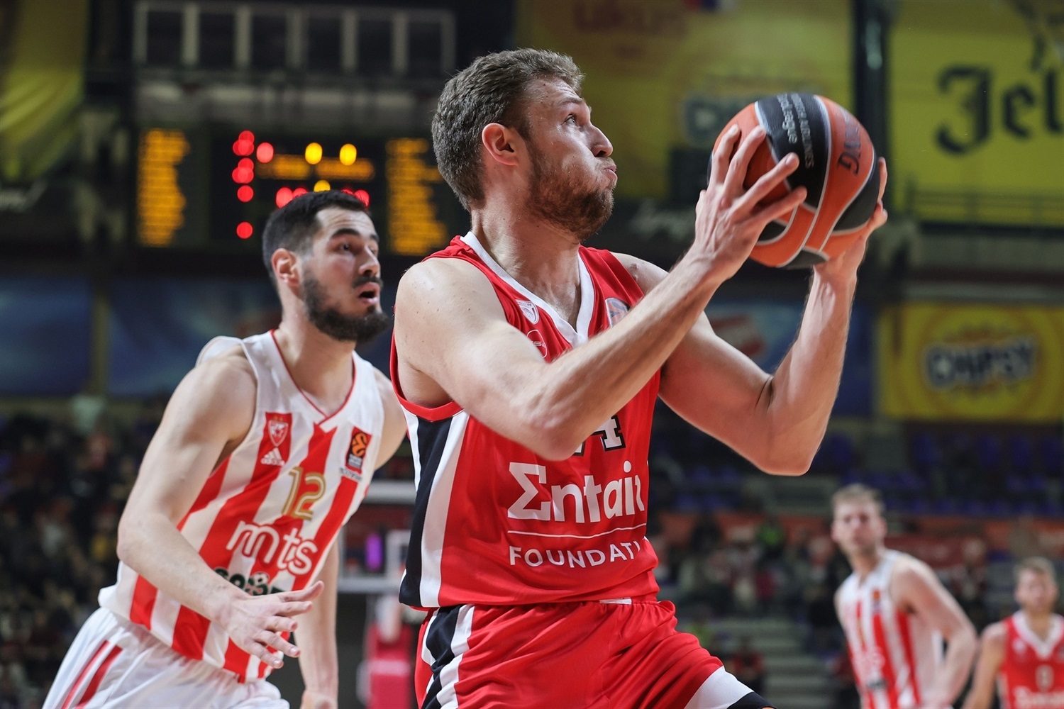 Olympiacos se juega su récord de victorias en casa contra el Estrella Roja