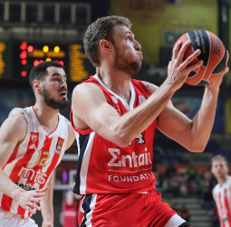 Olympiacos se juega su récord de victorias en casa contra el Estrella Roja