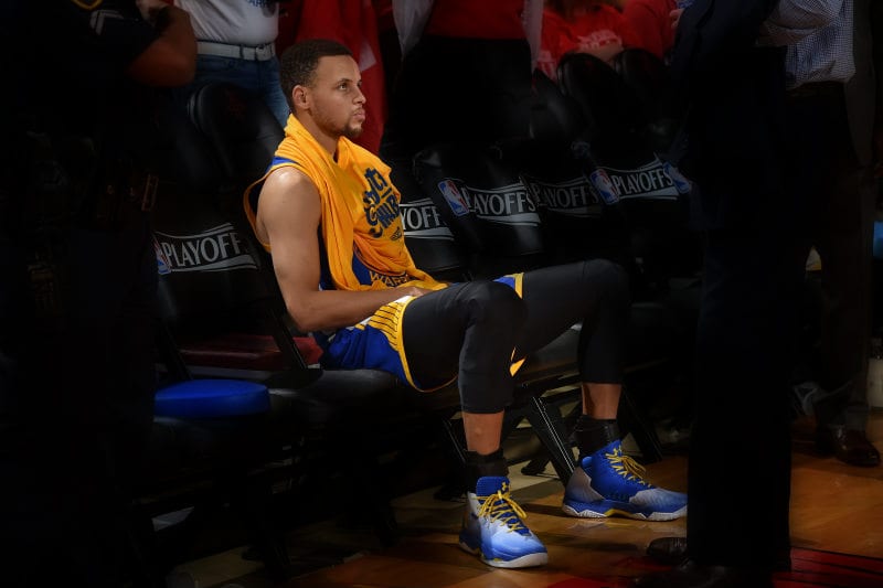 Los Warriors cuentan con que Stephen Curry vuelva a las canchas en marzo