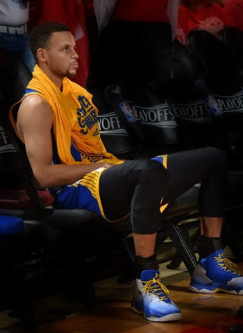 Los Warriors cuentan con que Stephen Curry vuelva a las canchas en marzo
