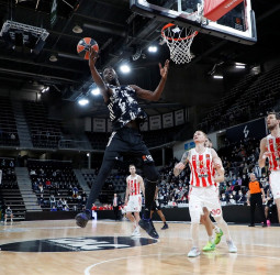 El Armani Milán valora el fichar a Youssoupha Fall
