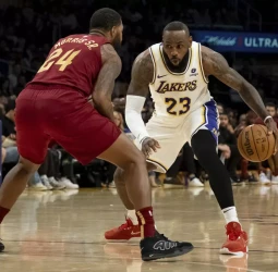 Los Lakers se agarran a la 8º posición del Oeste tras ganar a los Cavaliers