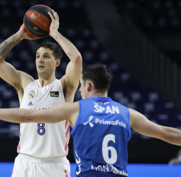 El líder prolonga la racha y suma la 27ª victoria en Liga (97-71)