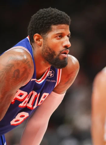 Paul George debutará con los 76ers frente a los Suns