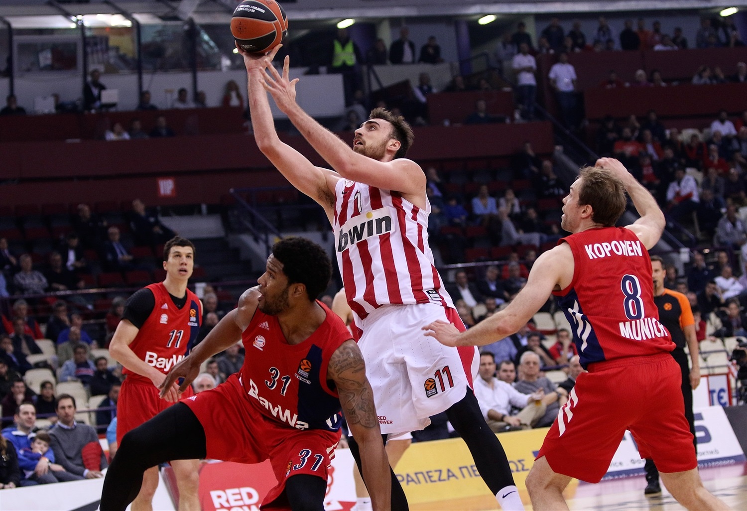 Milutinov quiere seguir en el Olympiacos
