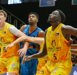 El Gran Canaria estrena el curso con victoria (87-92)