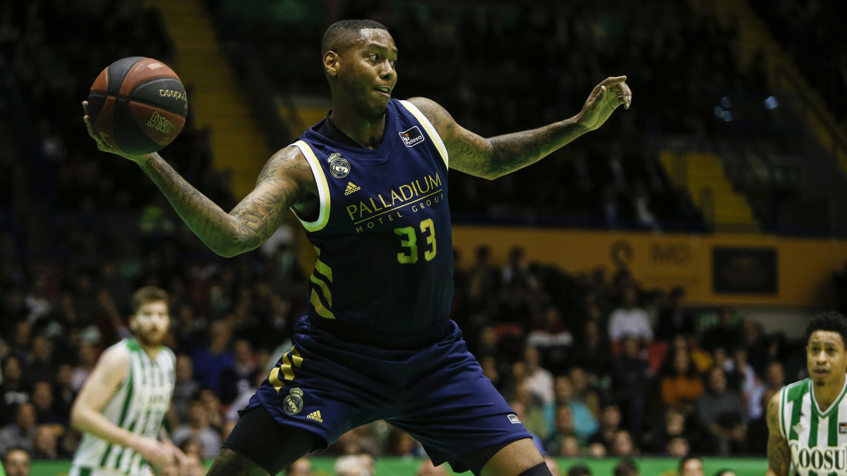 Un contundente Real Madrid vence en la cancha del Real Betis (64-84)
