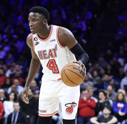 Victor Oladipo reaparece en Las Vegas con la esperanza de volver a la NBA