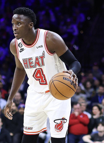 Victor Oladipo reaparece en Las Vegas con la esperanza de volver a la NBA