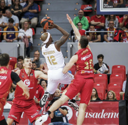 La ley de McFadden decide en Zaragoza (64-81)
