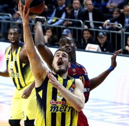 El Barcelona se despide con derrota en la prórroga (68-65)
